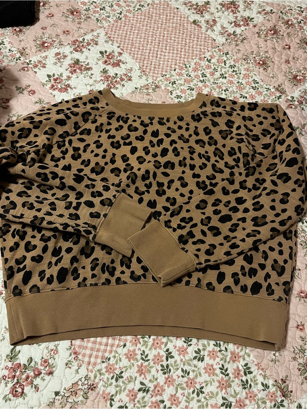 Women’s Leopard Print Crewneck Sweater